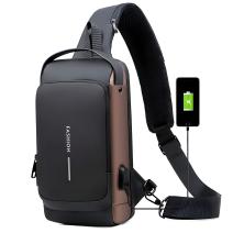 Lopásgátló válltáska USB töltéssel - Fekete/Barna